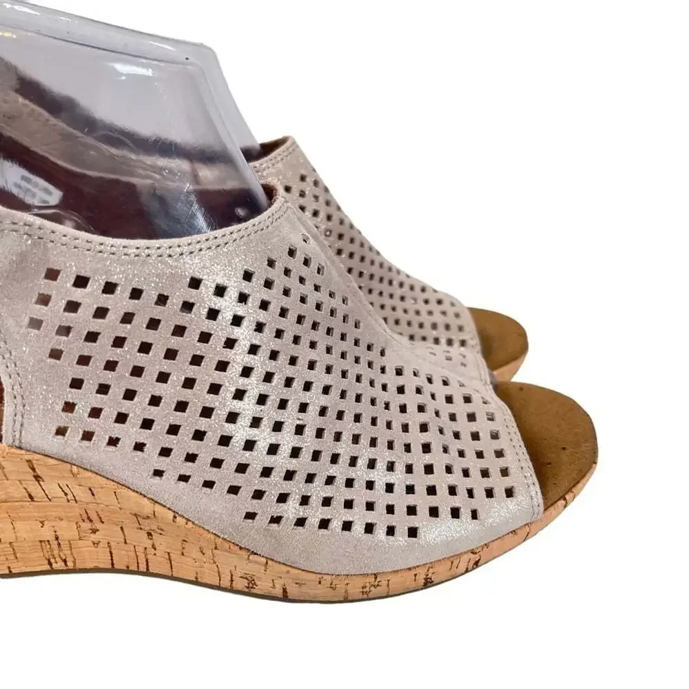 Rockport Briah Perforated Wedge Sandals Beige Suede Slingback Womens 8.5